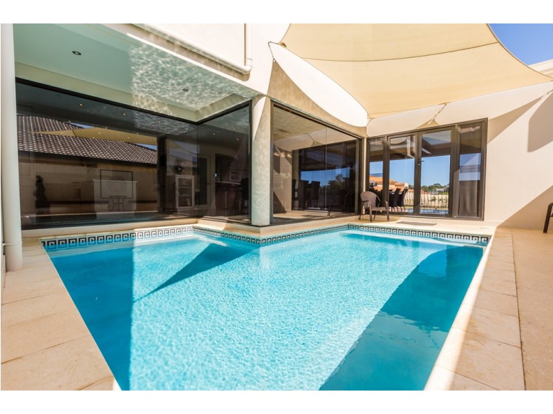 39 Aztec Island Retreat, Halls Head WA 6210