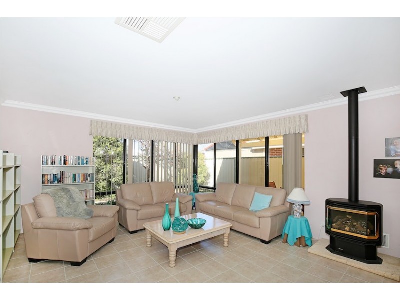 7 Black Swan View, Dudley Park WA 6210