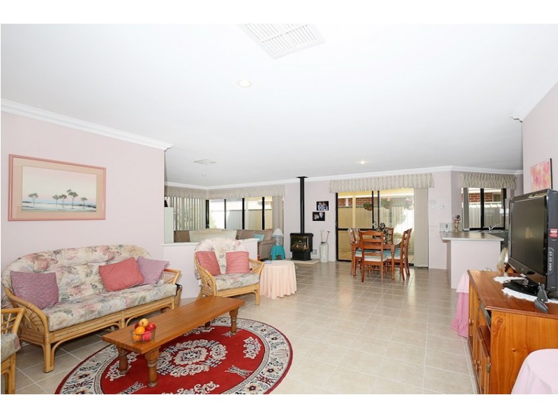7 Black Swan View, Dudley Park WA 6210