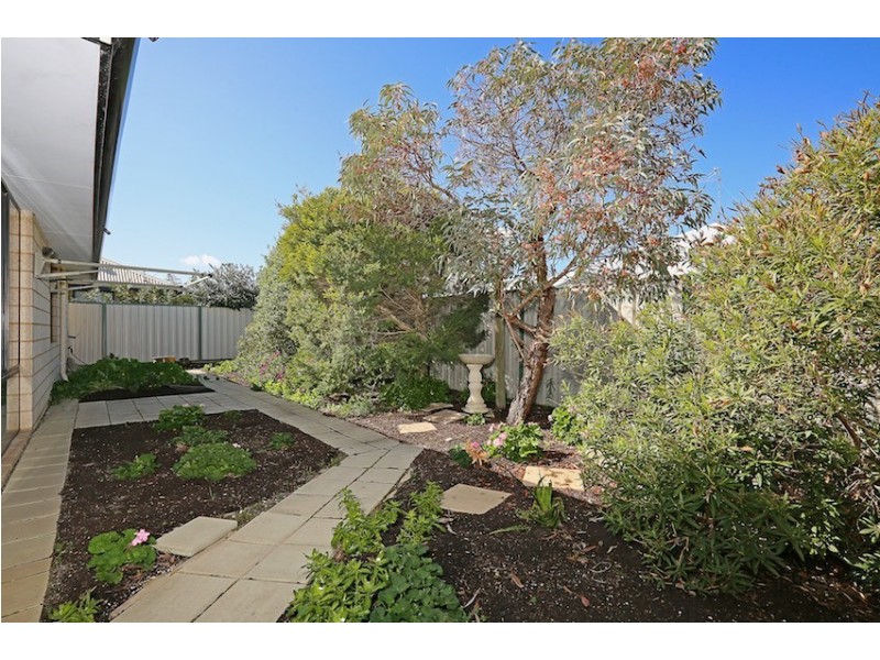 7 Black Swan View, Dudley Park WA 6210