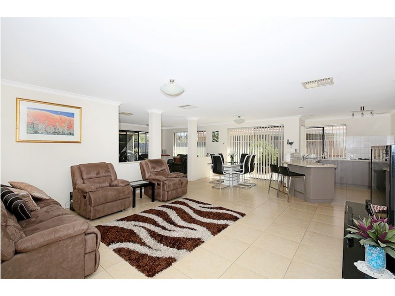 20 Scarab Court, Halls Head WA 6210