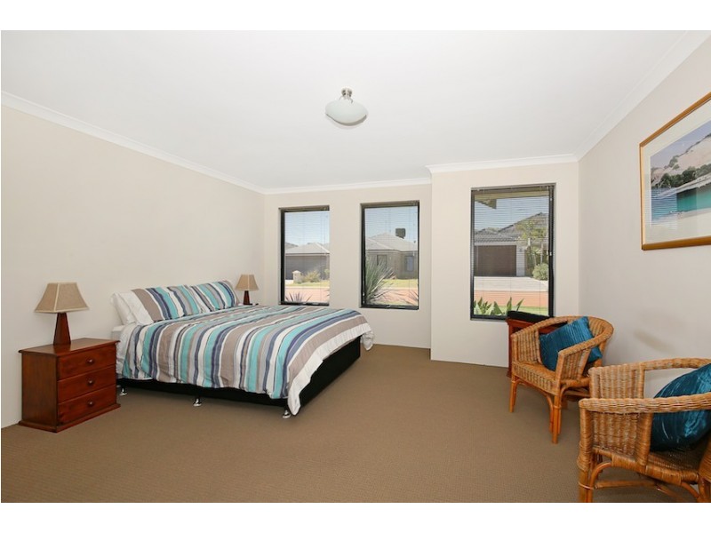 20 Scarab Court, Halls Head WA 6210