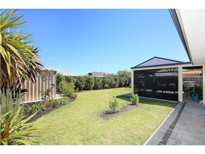 20 Scarab Court, Halls Head WA 6210