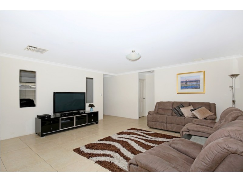 20 Scarab Court, Halls Head WA 6210