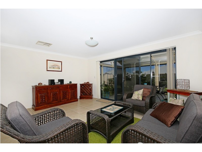 20 Scarab Court, Halls Head WA 6210