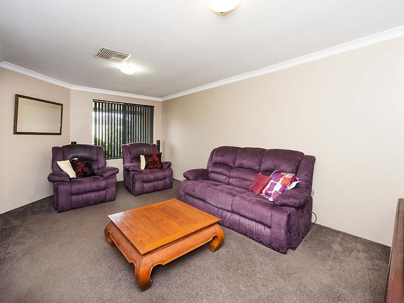 24 Waratah Circle, Halls Head WA 6210