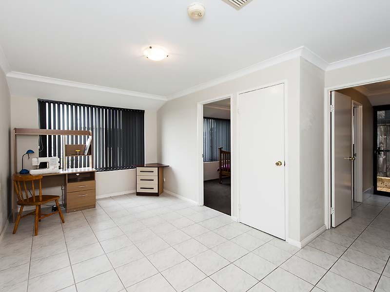 24 Waratah Circle, Halls Head WA 6210