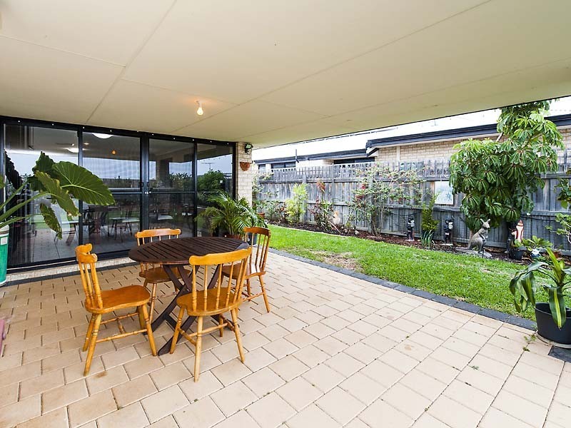 24 Waratah Circle, Halls Head WA 6210