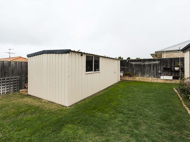 24 Waratah Circle, Halls Head WA 6210