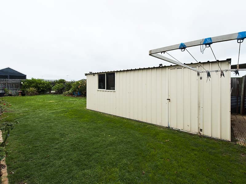 24 Waratah Circle, Halls Head WA 6210