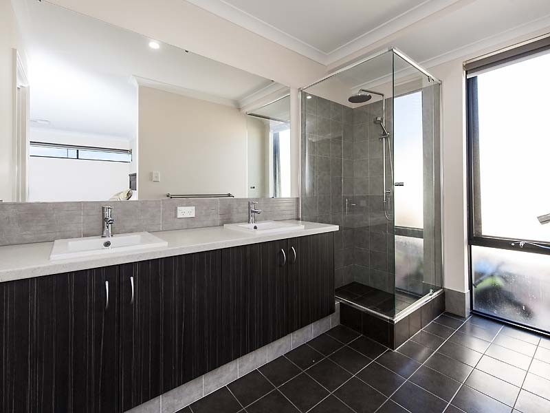 9 Chieftain Pass, Madora Bay WA 6210