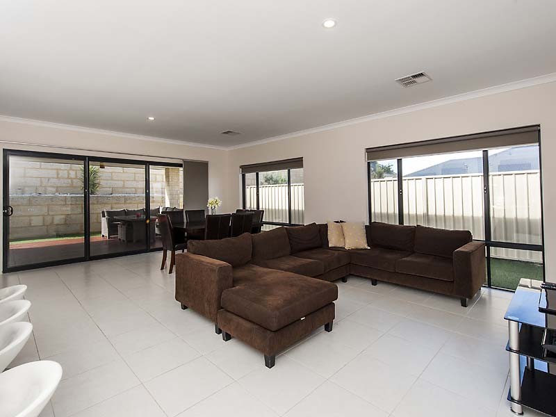 9 Chieftain Pass, Madora Bay WA 6210