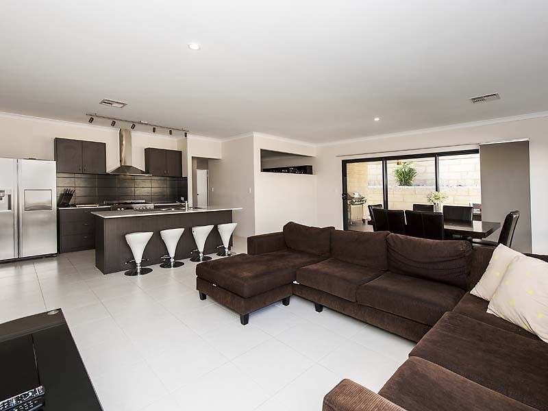 9 Chieftain Pass, Madora Bay WA 6210