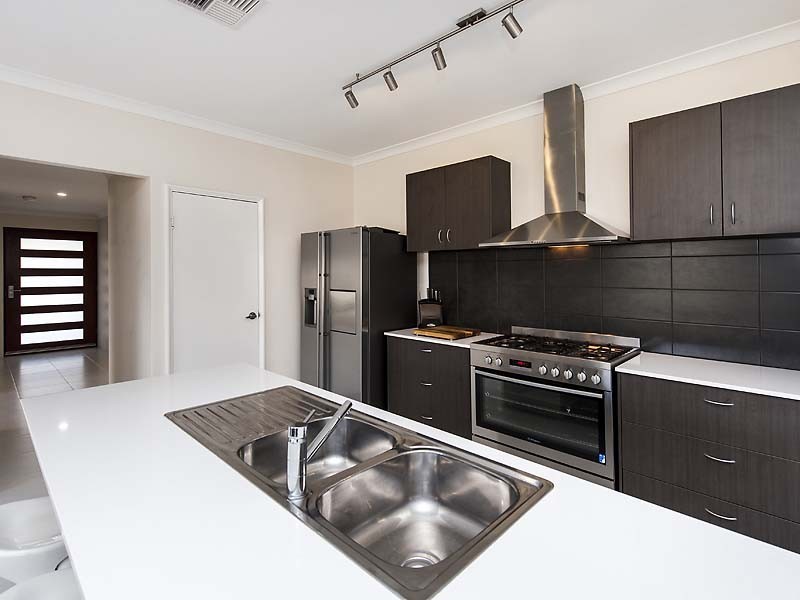 9 Chieftain Pass, Madora Bay WA 6210