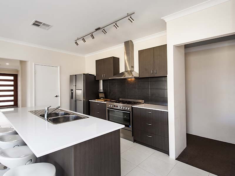 9 Chieftain Pass, Madora Bay WA 6210
