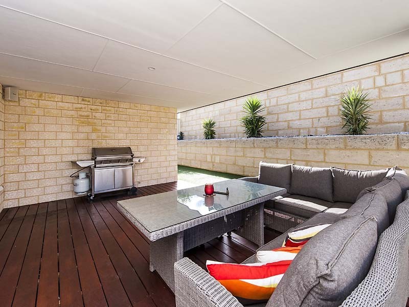 9 Chieftain Pass, Madora Bay WA 6210