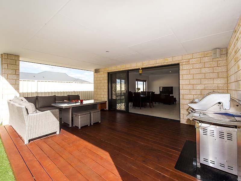 9 Chieftain Pass, Madora Bay WA 6210