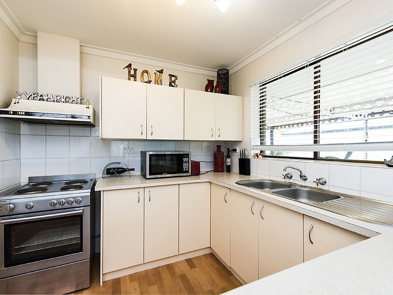 4 Duncan Road, Coodanup WA 6210