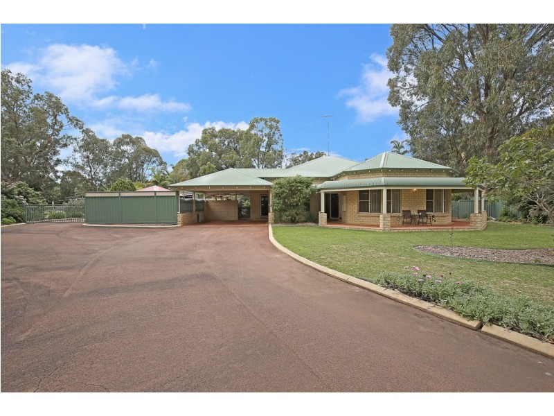 8 Maclean Way, Greenfields WA 6210