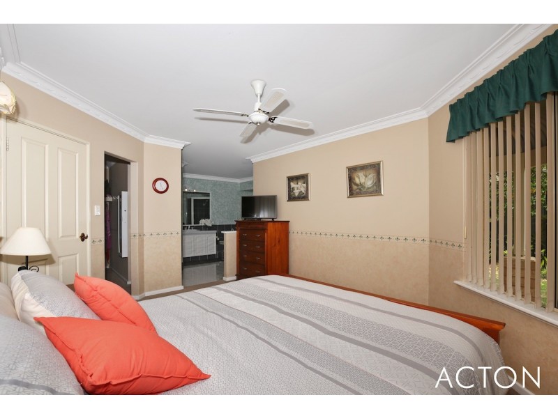 8 Maclean Way, Greenfields WA 6210