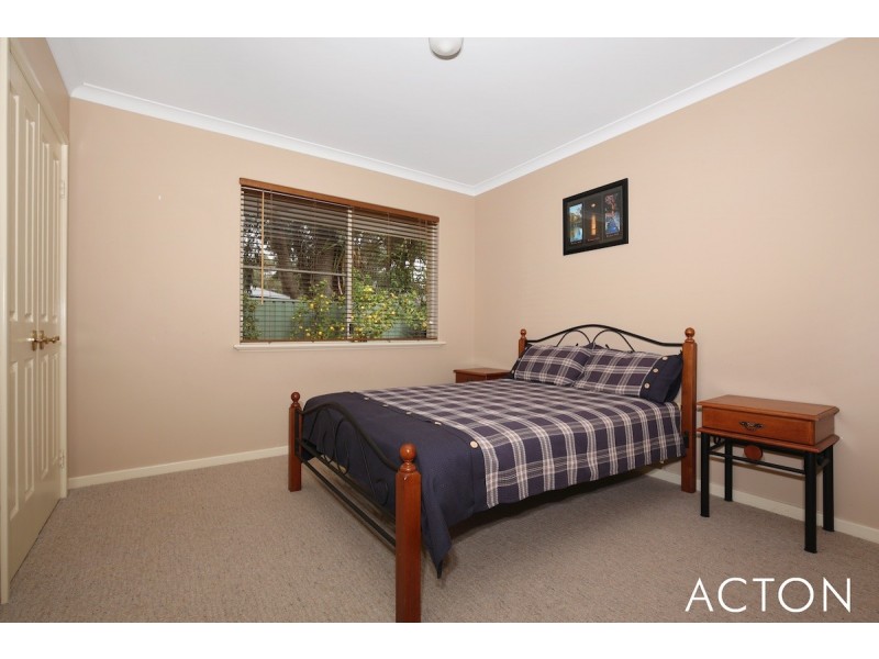 8 Maclean Way, Greenfields WA 6210