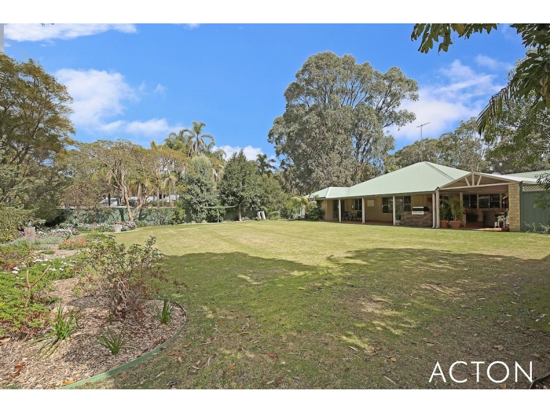 8 Maclean Way, Greenfields WA 6210