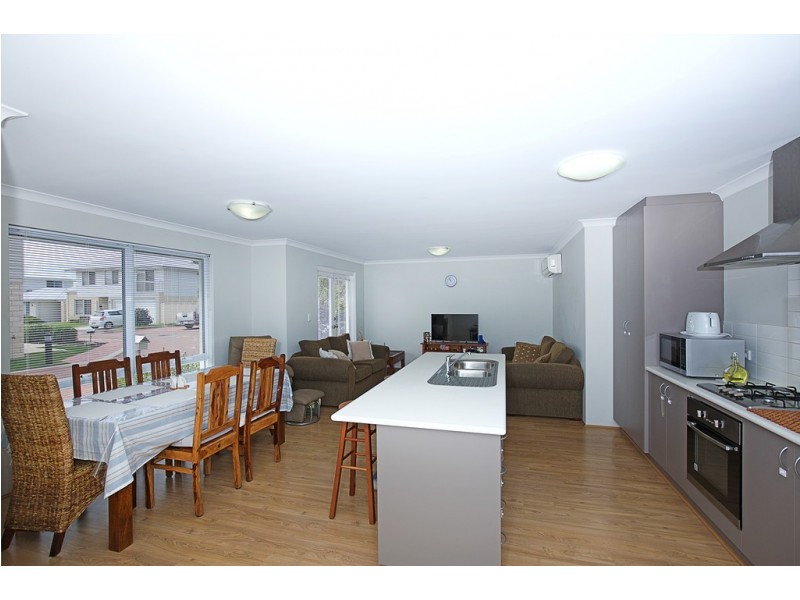 58 Leisure way, Halls Head WA 6210