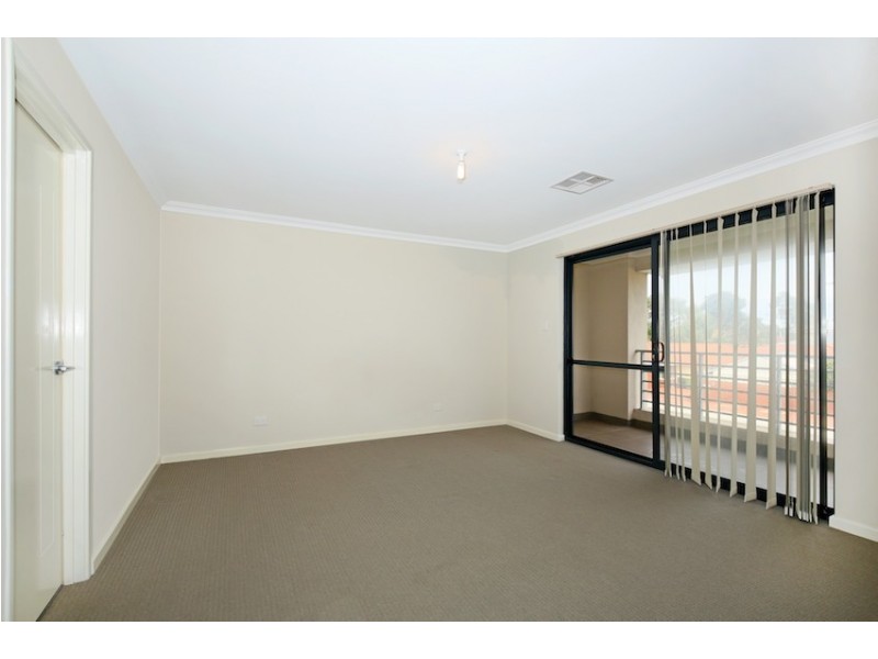 1/16 Churchill Avenue, Dudley Park WA 6210