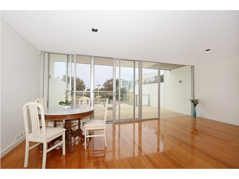 2/4 Torcello Mews, Mandurah WA 6210