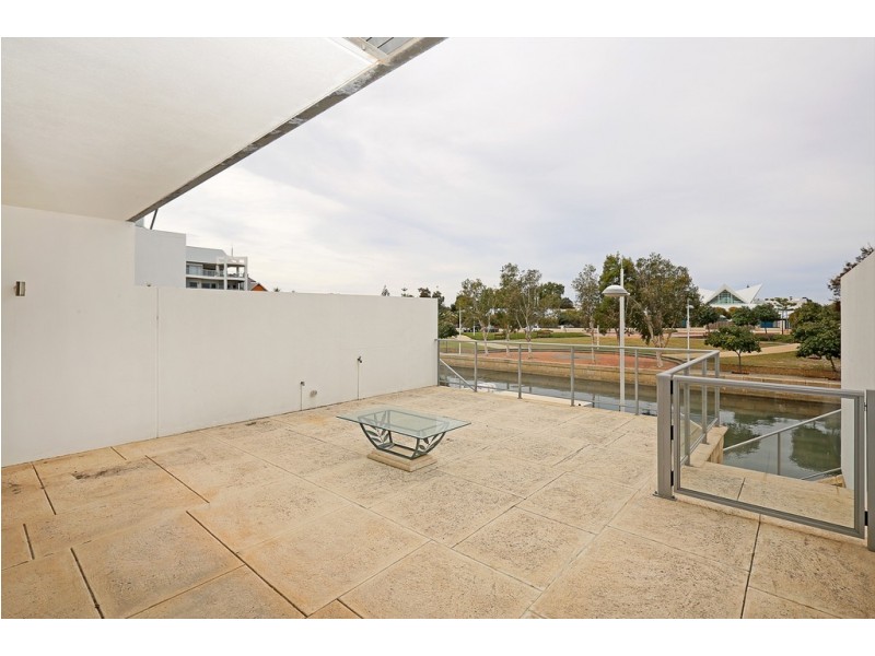 2/4 Torcello Mews, Mandurah WA 6210