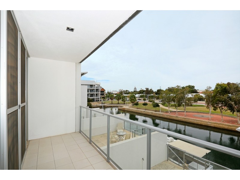 2/4 Torcello Mews, Mandurah WA 6210