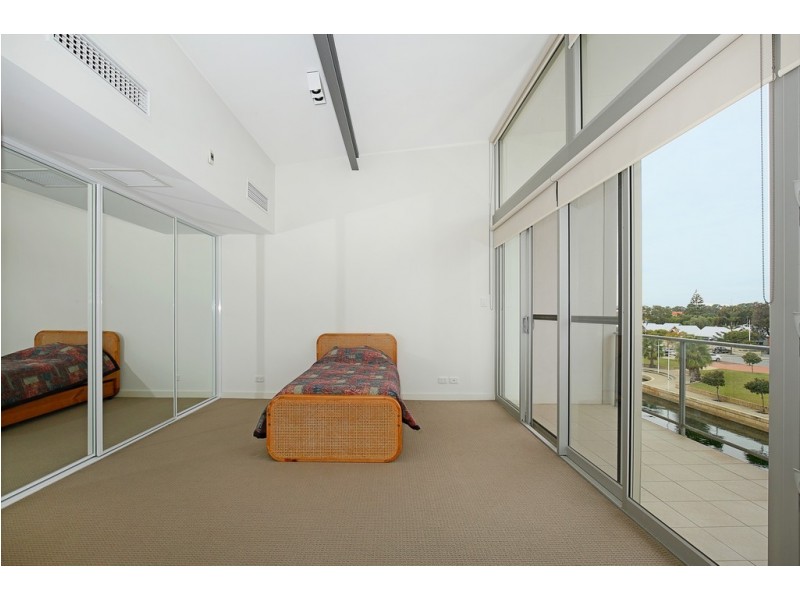 2/4 Torcello Mews, Mandurah WA 6210
