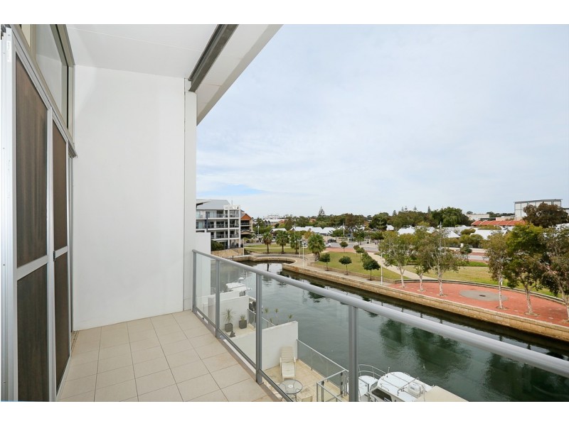 2/4 Torcello Mews, Mandurah WA 6210