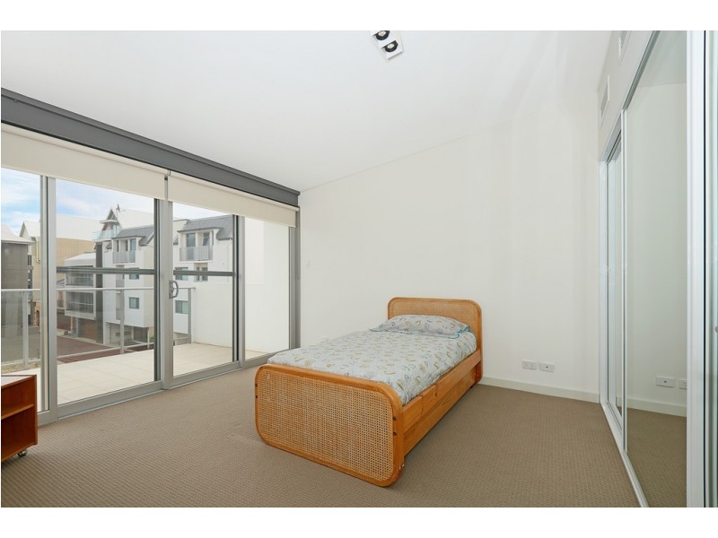 2/4 Torcello Mews, Mandurah WA 6210