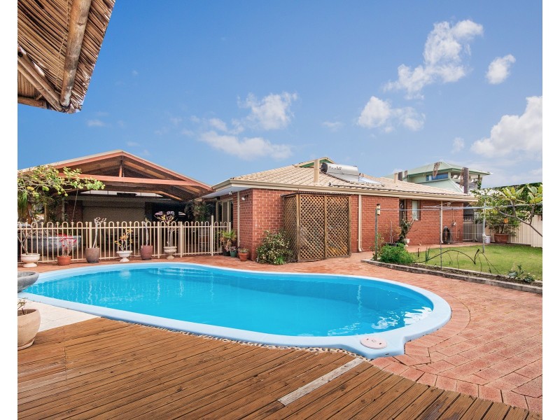 6 Pepperwood Rise, Halls Head WA 6210