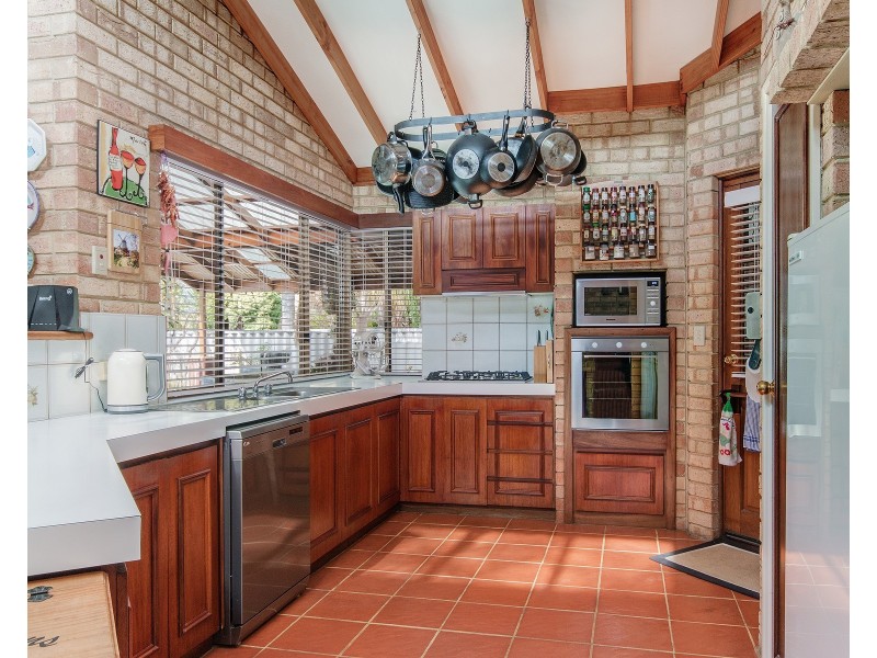 6 Pepperwood Rise, Halls Head WA 6210