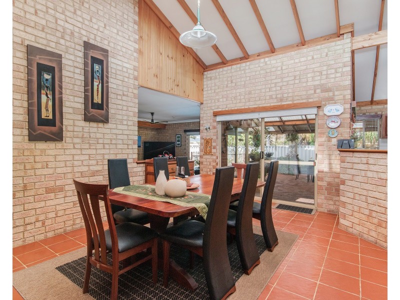 6 Pepperwood Rise, Halls Head WA 6210