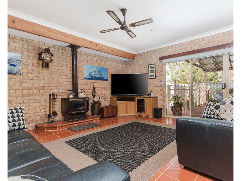 6 Pepperwood Rise, Halls Head WA 6210