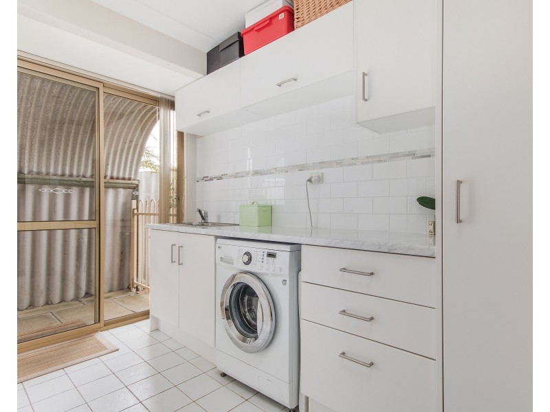 6 Pepperwood Rise, Halls Head WA 6210