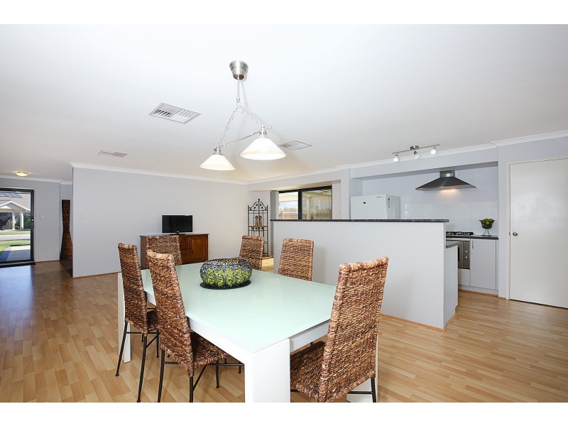 105 Hudson Drive, Dudley Park WA 6210