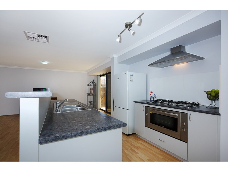 105 Hudson Drive, Dudley Park WA 6210