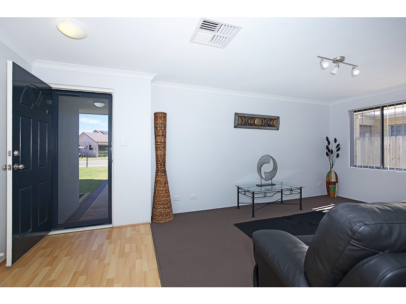 105 Hudson Drive, Dudley Park WA 6210