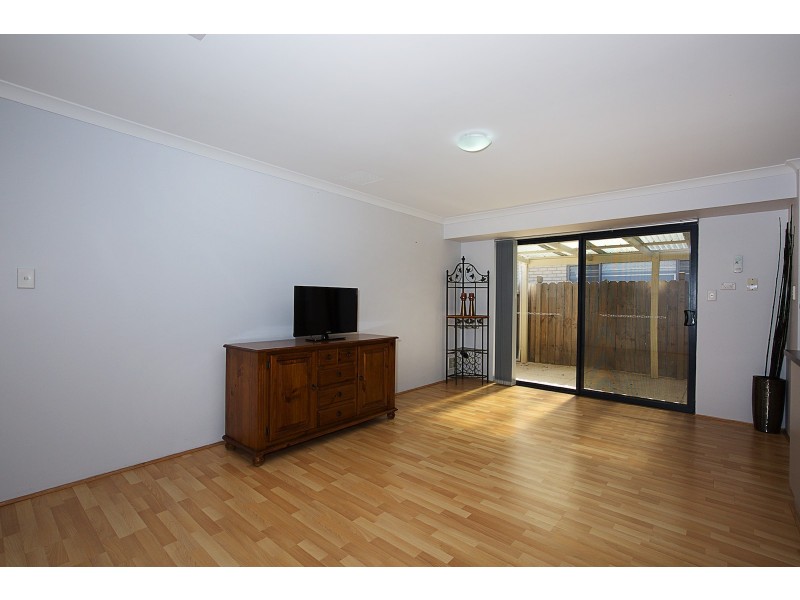 105 Hudson Drive, Dudley Park WA 6210