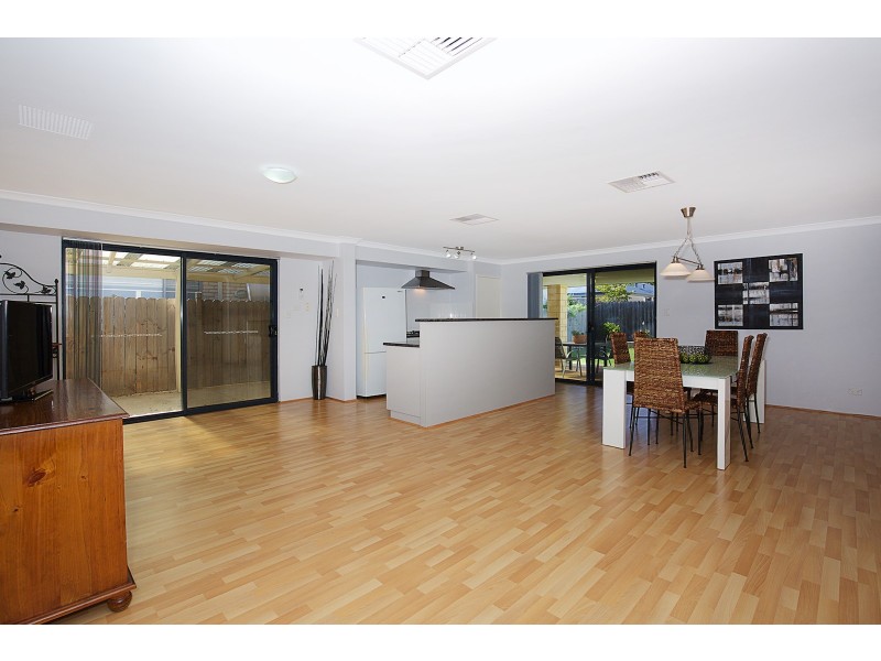 105 Hudson Drive, Dudley Park WA 6210