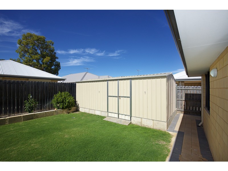 105 Hudson Drive, Dudley Park WA 6210