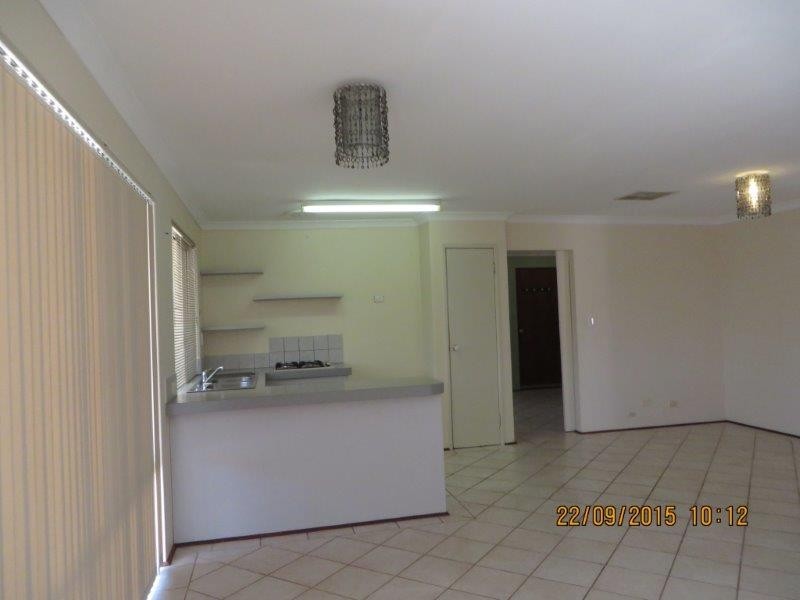 27 Templetonia Promenade, Halls Head WA 6210