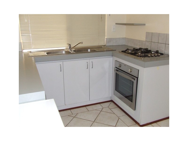 27 Templetonia Promenade, Halls Head WA 6210