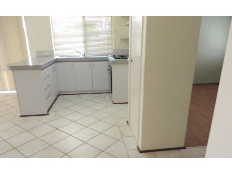 27 Templetonia Promenade, Halls Head WA 6210