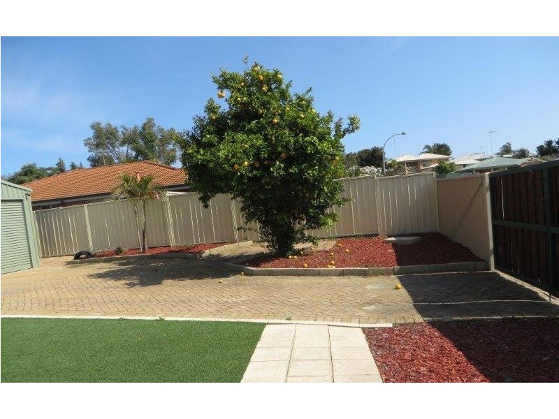 27 Templetonia Promenade, Halls Head WA 6210