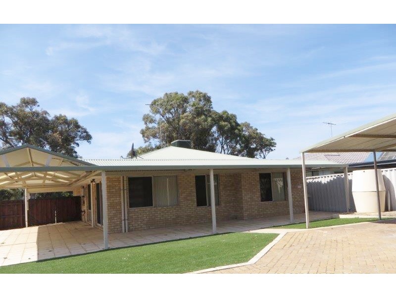 27 Templetonia Promenade, Halls Head WA 6210